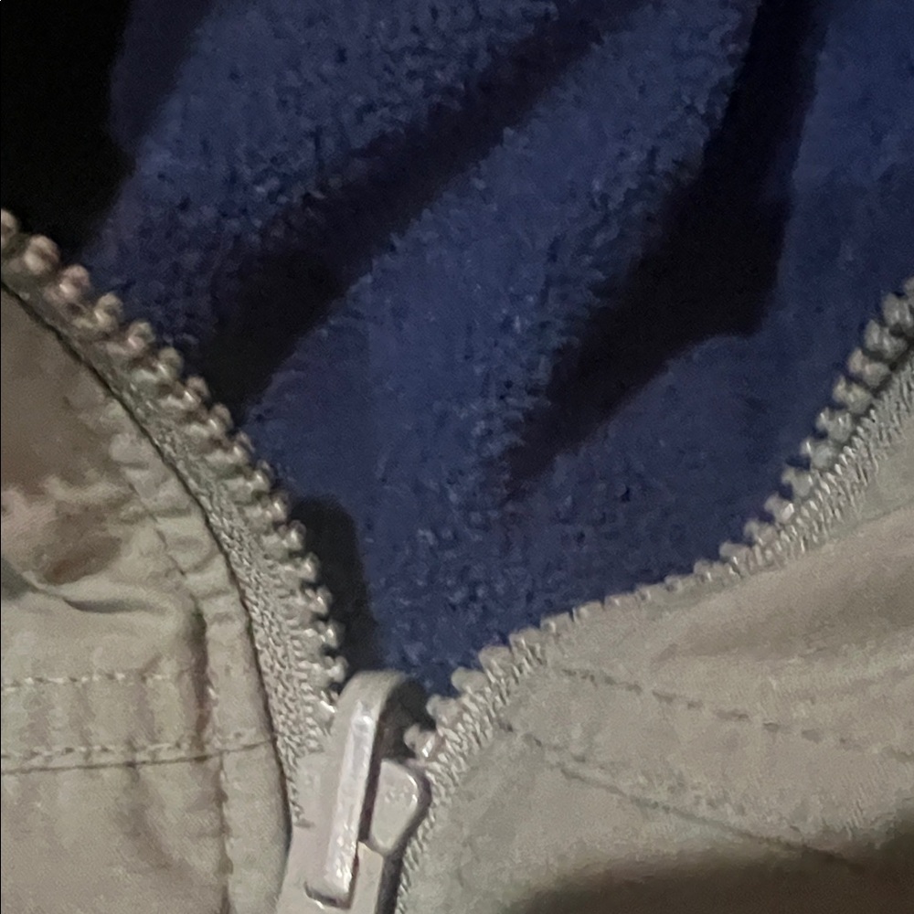 Columbia Khaki and Navy Jacket - Picture 4 of 8